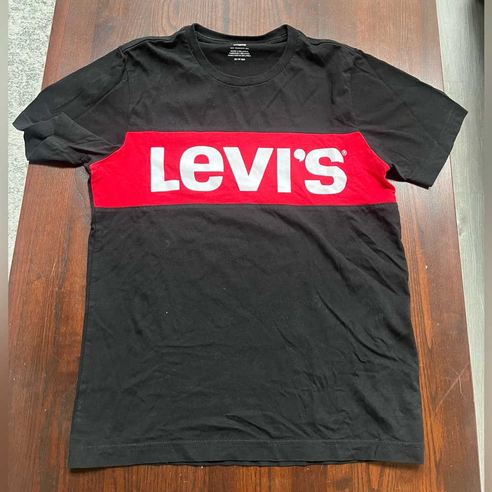 Levi’s Vintage-style logo t-shirt